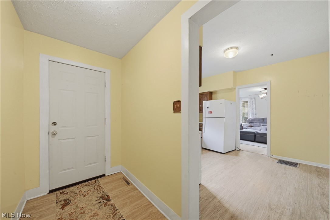 143 E Highland Avenue Ravenna OH 44266