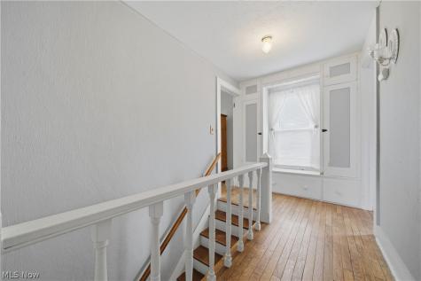143 E Highland Avenue Ravenna OH 44266