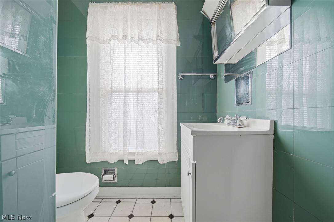 143 E Highland Avenue Ravenna OH 44266