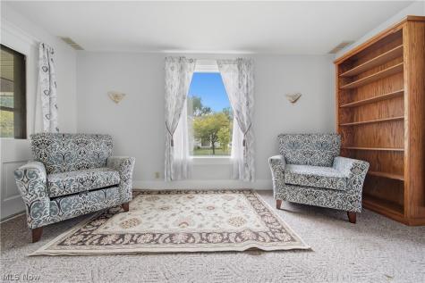 143 E Highland Avenue Ravenna OH 44266