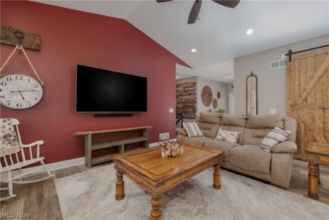 6188 Cartage Avenue NW Canal Fulton OH 44614