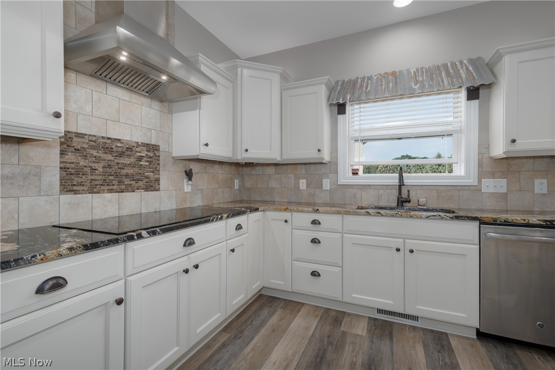 6188 Cartage Avenue NW Canal Fulton OH 44614
