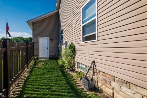 6188 Cartage Avenue NW Canal Fulton OH 44614