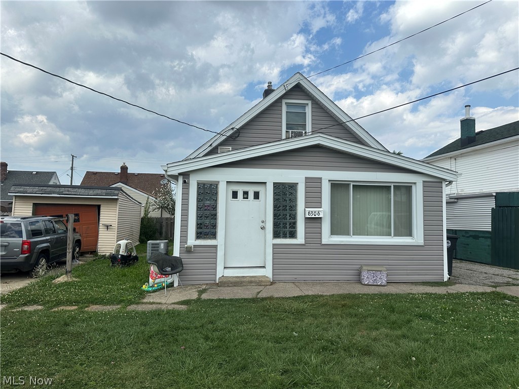 6306 Flowerdale Avenue Cleveland OH 44144