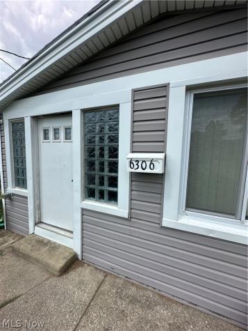 6306 Flowerdale Avenue Cleveland OH 44144
