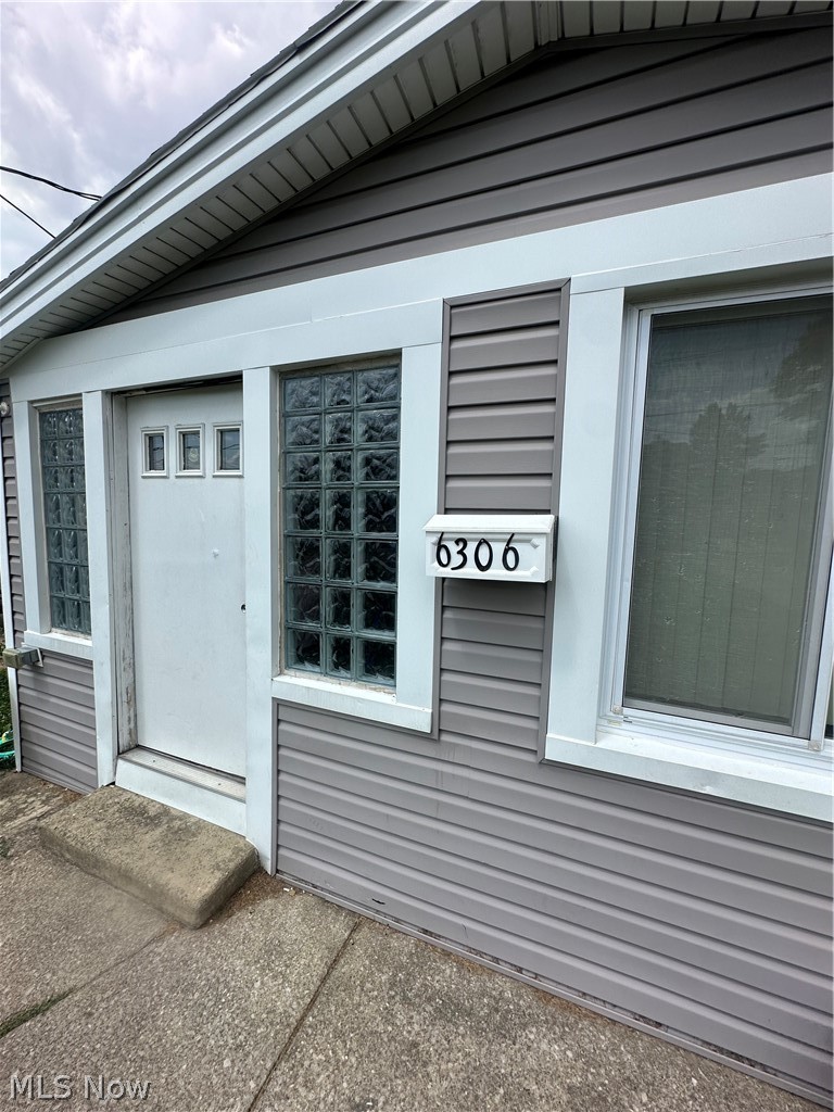 6306 Flowerdale Avenue Cleveland OH 44144