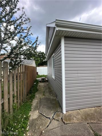 6306 Flowerdale Avenue Cleveland OH 44144