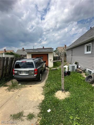 6306 Flowerdale Avenue Cleveland OH 44144
