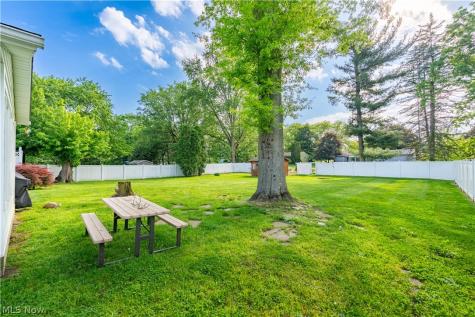 8263 Winterwood Avenue NW North Canton OH 44720