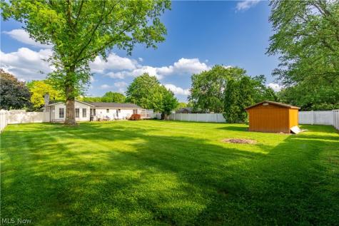 8263 Winterwood Avenue NW North Canton OH 44720