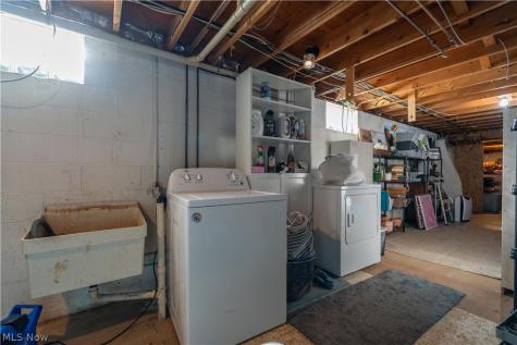 8263 Winterwood Avenue NW North Canton OH 44720