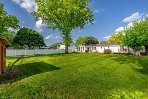 8263 Winterwood Avenue NW North Canton OH 44720