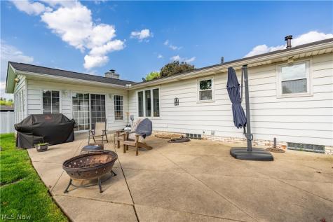 8263 Winterwood Avenue NW North Canton OH 44720