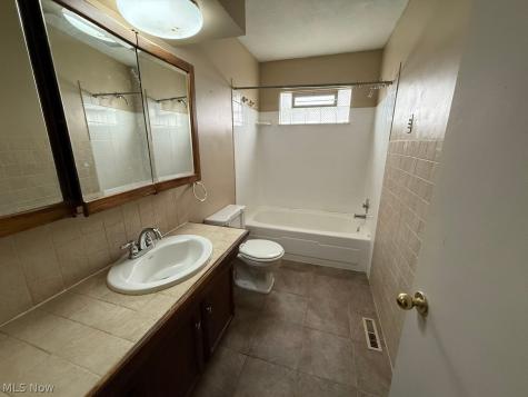 138 Valley Forge Circle Elyria OH 44035