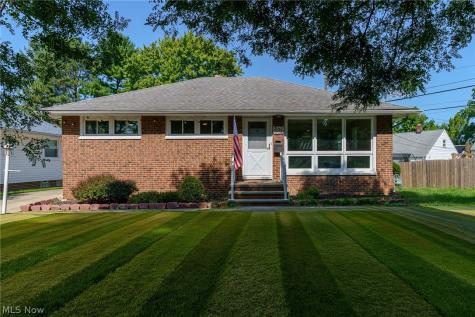 6150 Vernondale Drive Parma Heights OH 44130