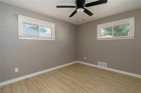 6150 Vernondale Drive Parma Heights OH 44130