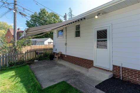 6150 Vernondale Drive Parma Heights OH 44130
