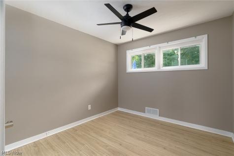 6150 Vernondale Drive Parma Heights OH 44130