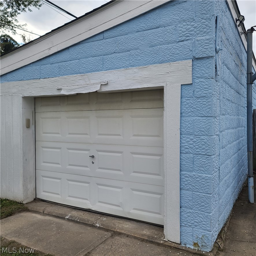 109 Sycamore Street Adena OH 43901