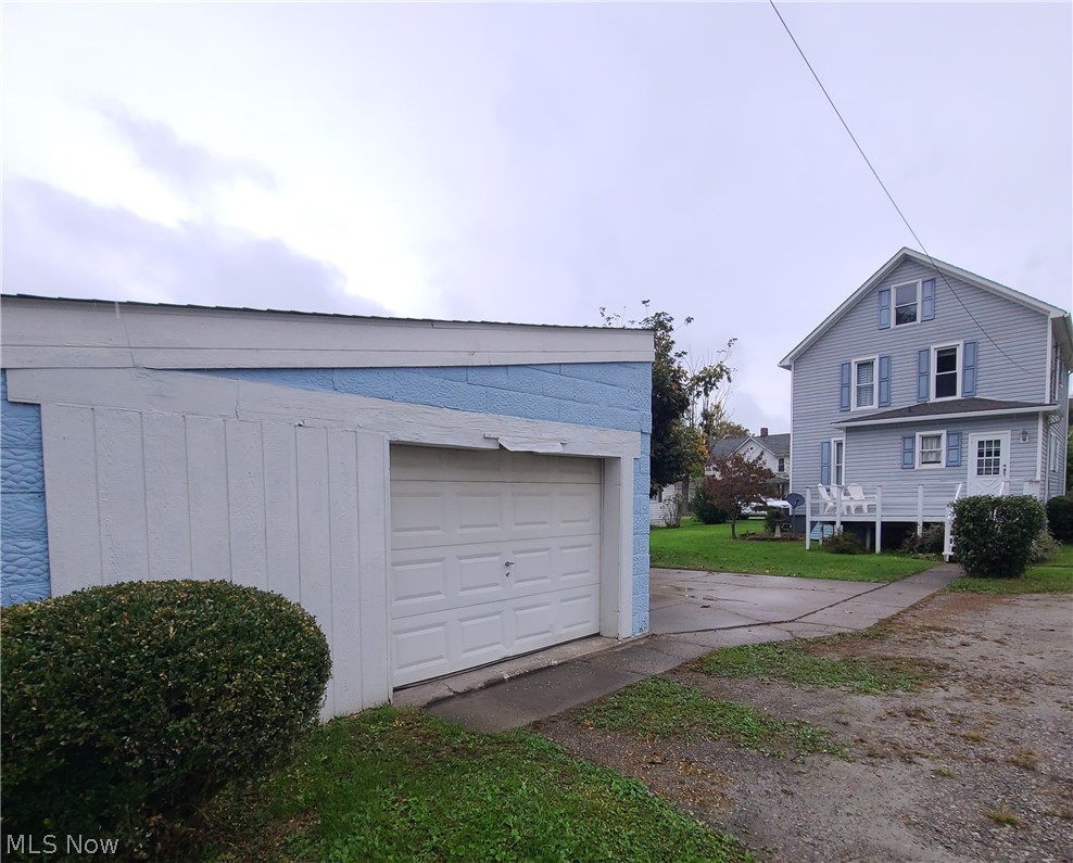 109 Sycamore Street Adena OH 43901