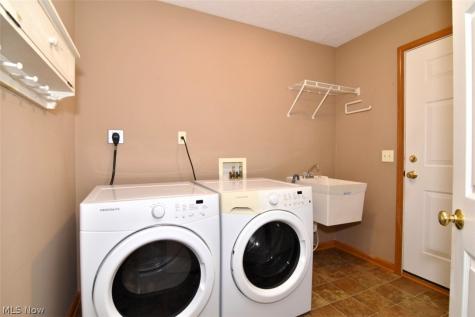 8337 Burlington Drive North Ridgeville OH 44039