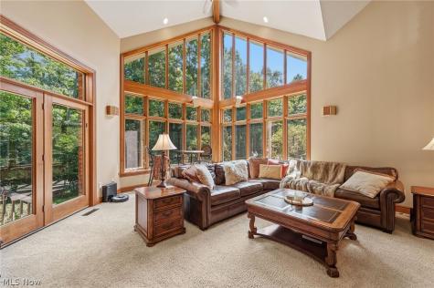1088 River Woods Drive Hinckley OH 44233