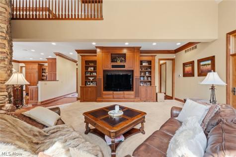 1088 River Woods Drive Hinckley OH 44233