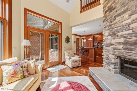 1088 River Woods Drive Hinckley OH 44233