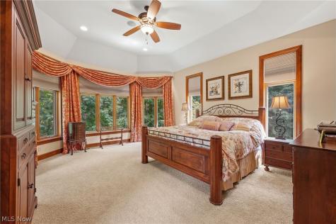 1088 River Woods Drive Hinckley OH 44233
