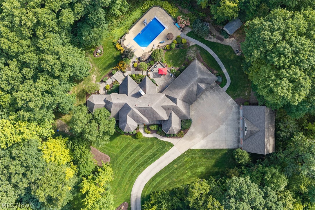 1088 River Woods Drive Hinckley OH 44233