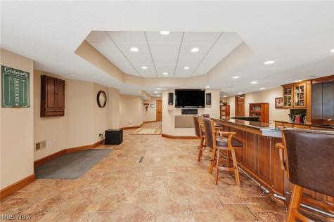 1088 River Woods Drive Hinckley OH 44233