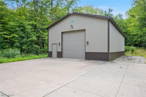 1088 River Woods Drive Hinckley OH 44233