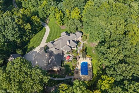 1088 River Woods Drive Hinckley OH 44233