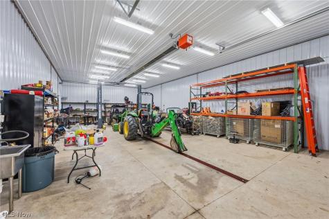 1088 River Woods Drive Hinckley OH 44233