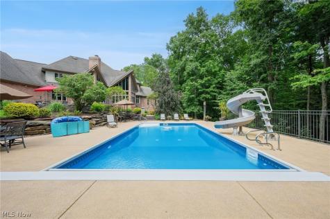1088 River Woods Drive Hinckley OH 44233