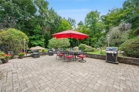 1088 River Woods Drive Hinckley OH 44233