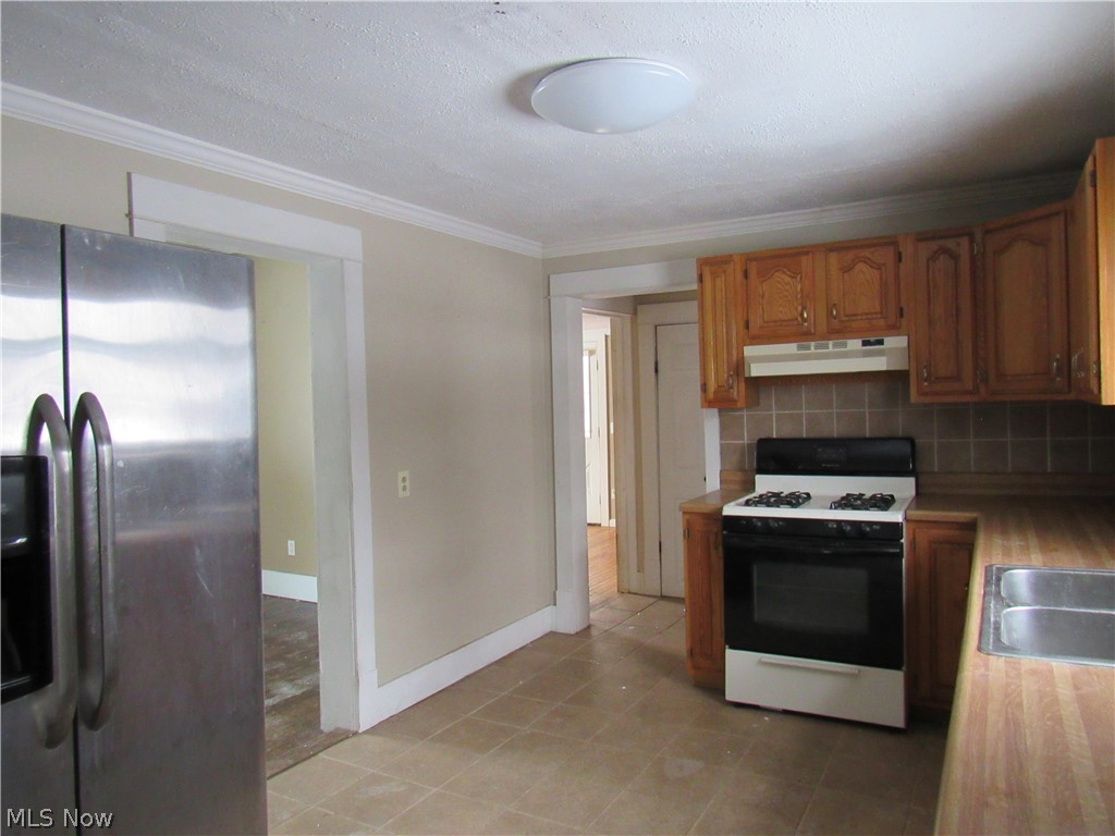 406 W Indiana Avenue Sebring OH 44672
