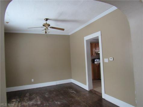 406 W Indiana Avenue Sebring OH 44672