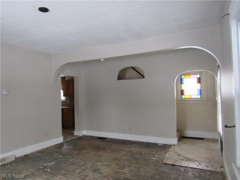 406 W Indiana Avenue Sebring OH 44672
