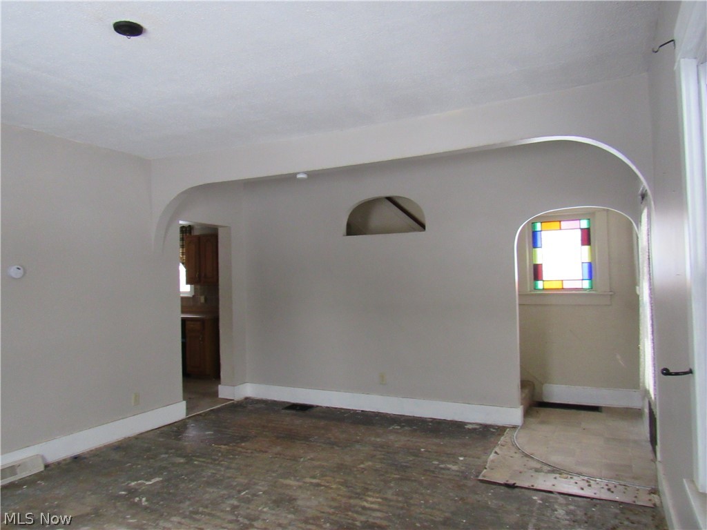 406 W Indiana Avenue Sebring OH 44672
