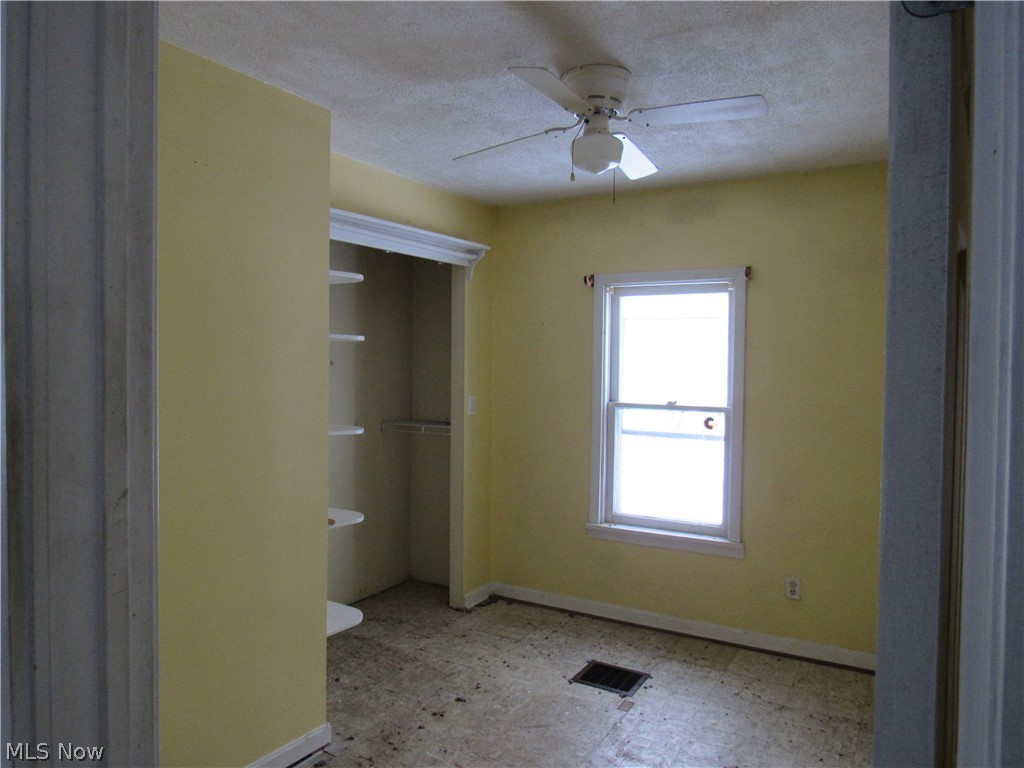 406 W Indiana Avenue Sebring OH 44672