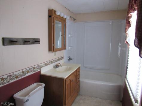 406 W Indiana Avenue Sebring OH 44672