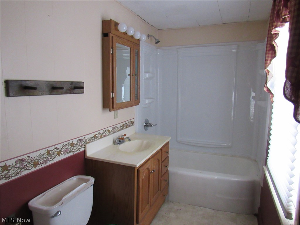 406 W Indiana Avenue Sebring OH 44672