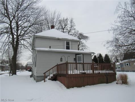 406 W Indiana Avenue Sebring OH 44672