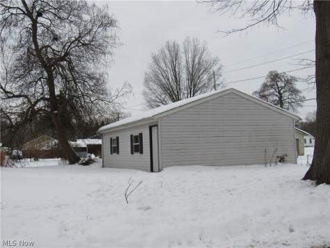 406 W Indiana Avenue Sebring OH 44672