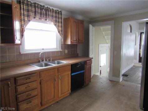 406 W Indiana Avenue Sebring OH 44672