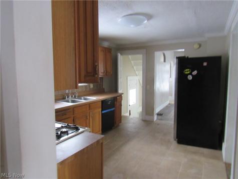 406 W Indiana Avenue Sebring OH 44672