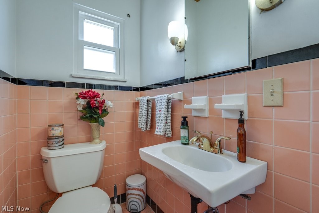 22214 Sandy Lane Fairview Park OH 44126