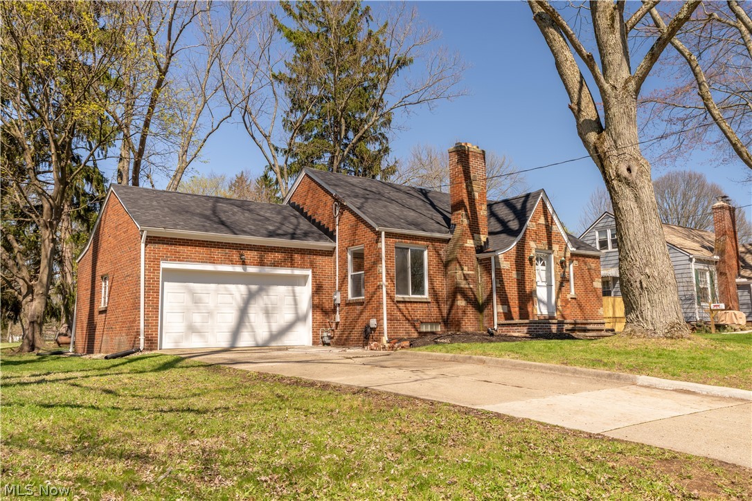1521 Edgemoor Avenue Akron OH 44313
