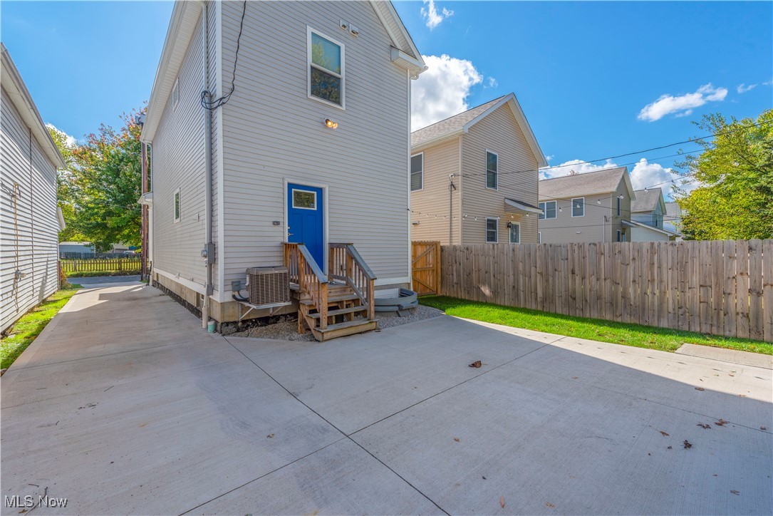 7510 Elton Avenue Cleveland OH 44102